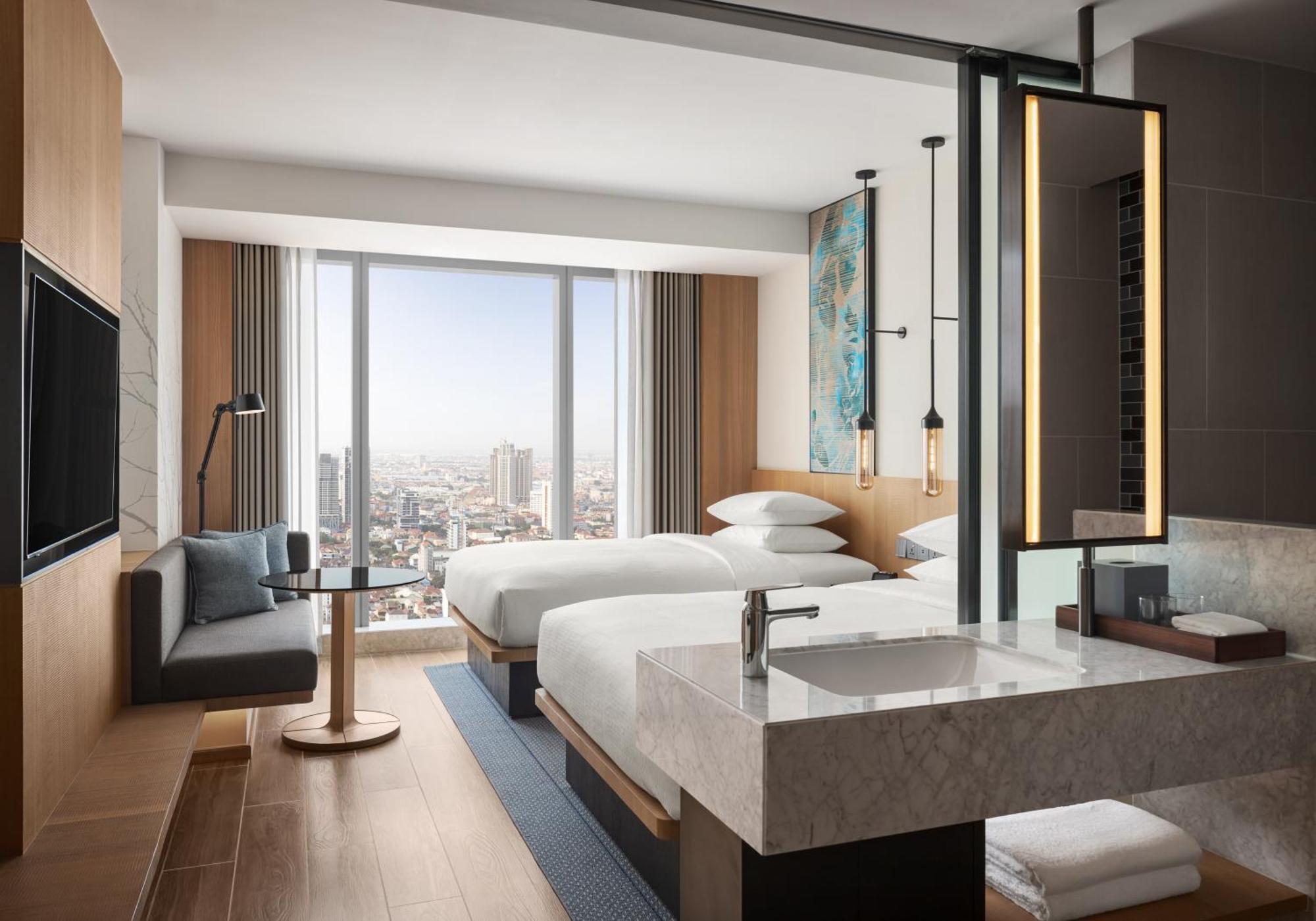 Hotel Fairfield By Marriott Phnom Penh Esterno foto