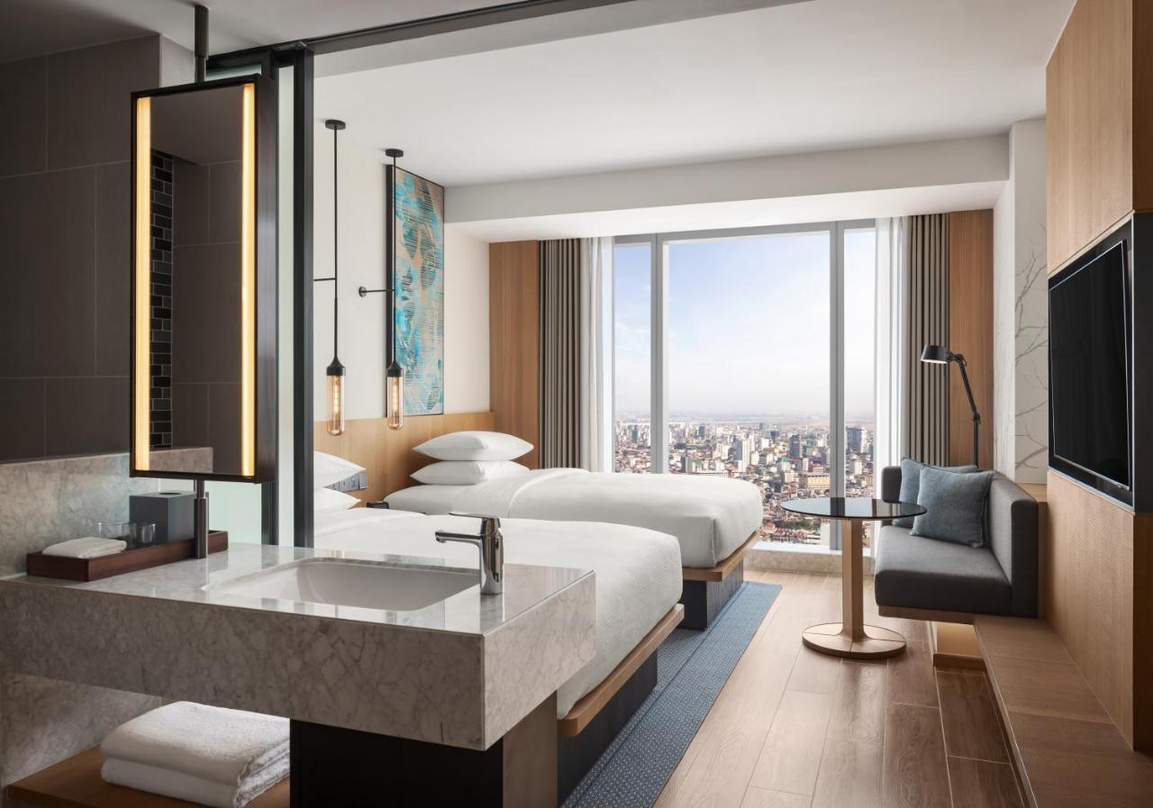 Hotel Fairfield By Marriott Phnom Penh Esterno foto