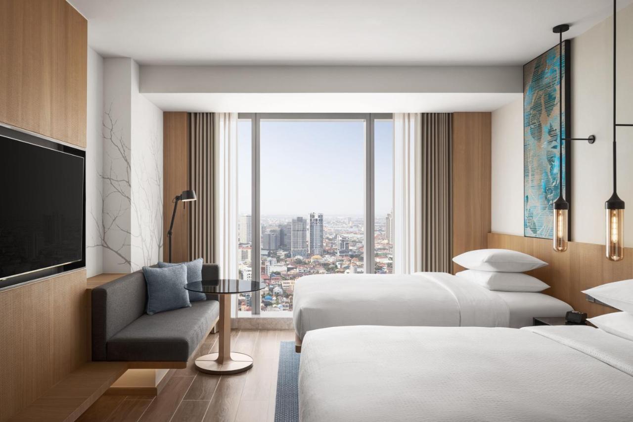 Hotel Fairfield By Marriott Phnom Penh Esterno foto