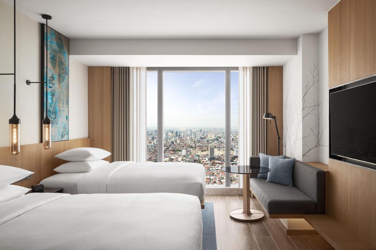 Hotel Fairfield By Marriott Phnom Penh Esterno foto