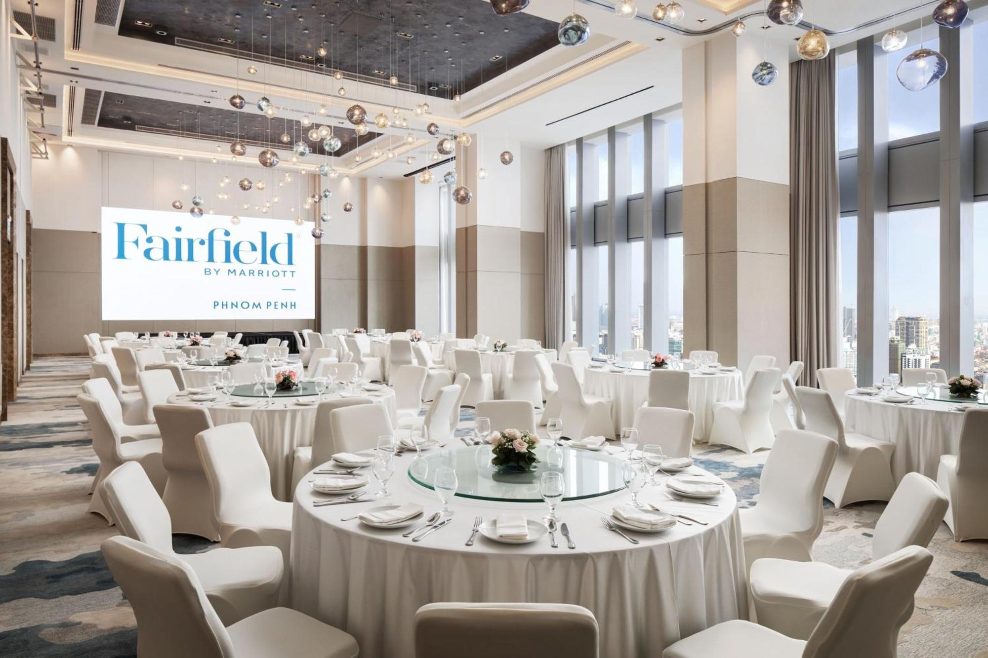 Hotel Fairfield By Marriott Phnom Penh Esterno foto