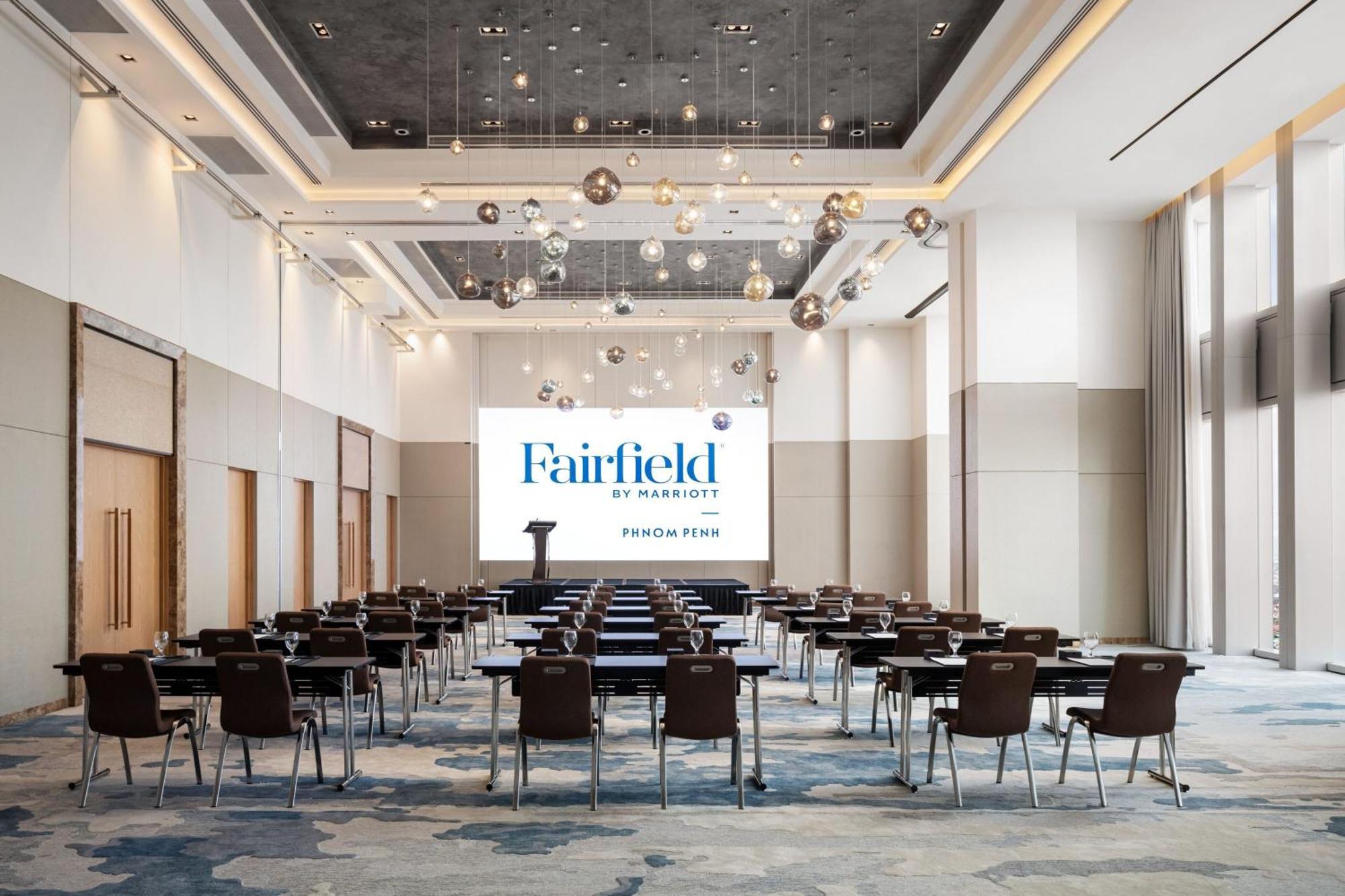 Hotel Fairfield By Marriott Phnom Penh Esterno foto