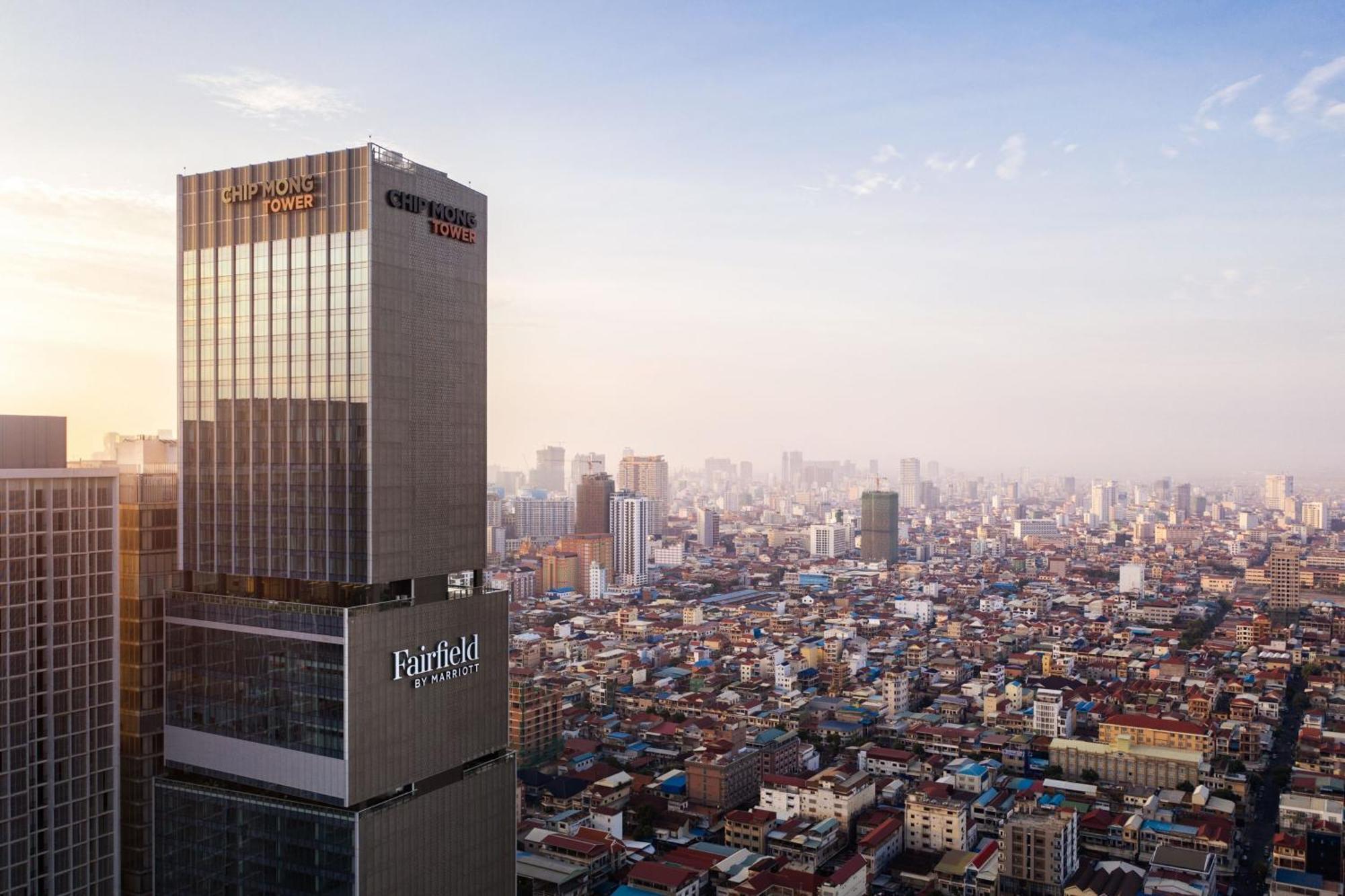Hotel Fairfield By Marriott Phnom Penh Esterno foto