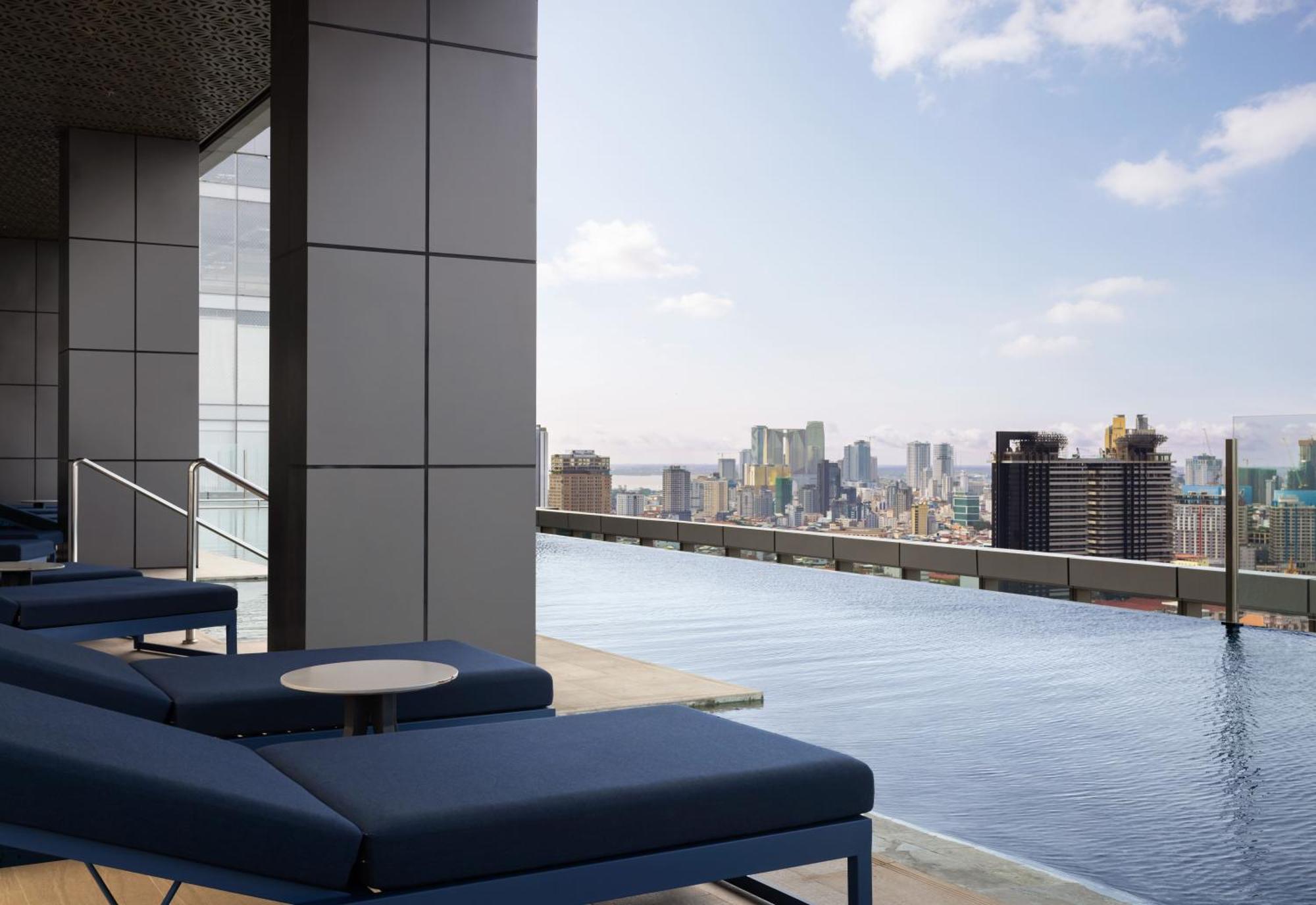 Hotel Fairfield By Marriott Phnom Penh Esterno foto