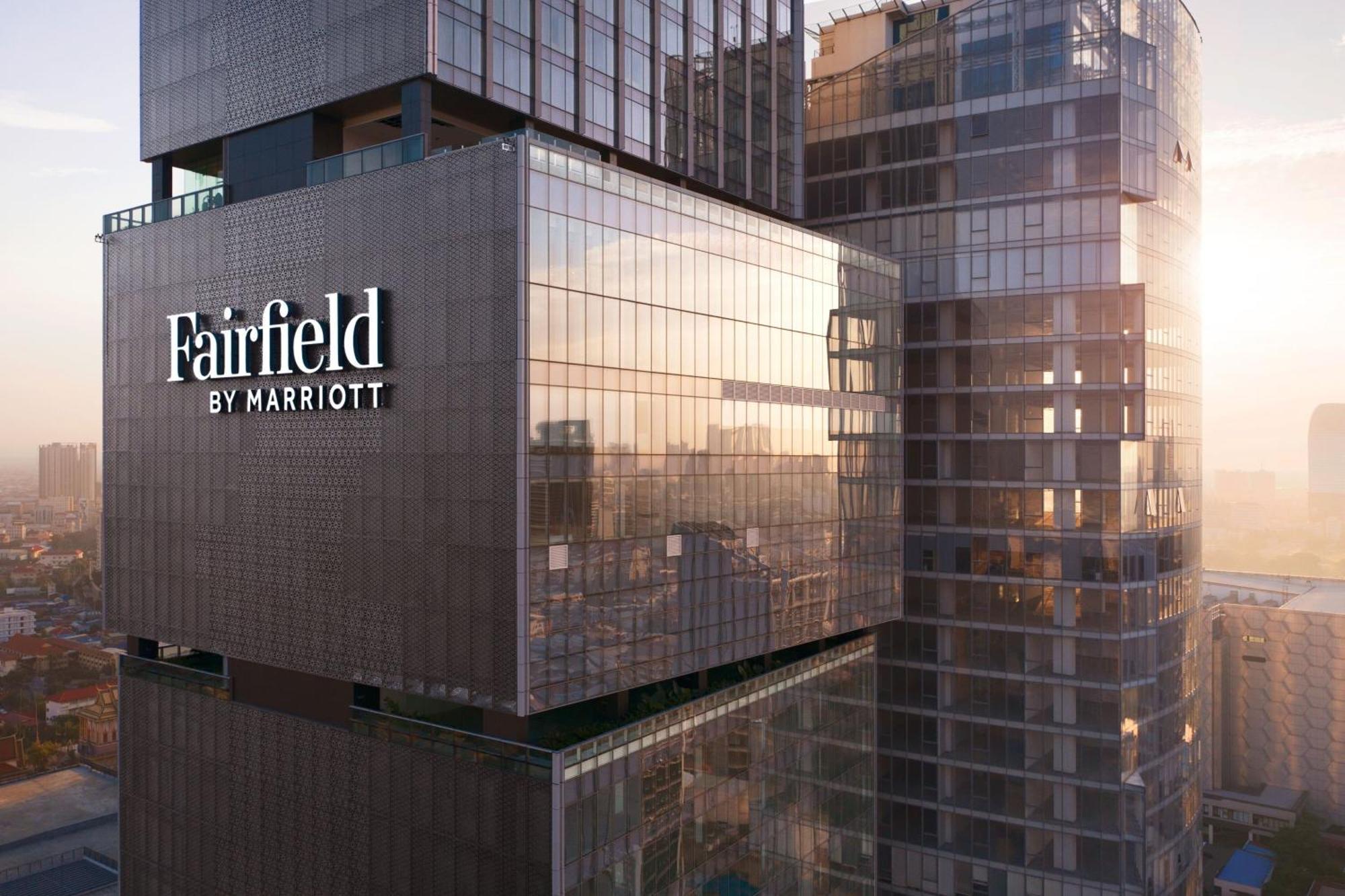 Hotel Fairfield By Marriott Phnom Penh Esterno foto