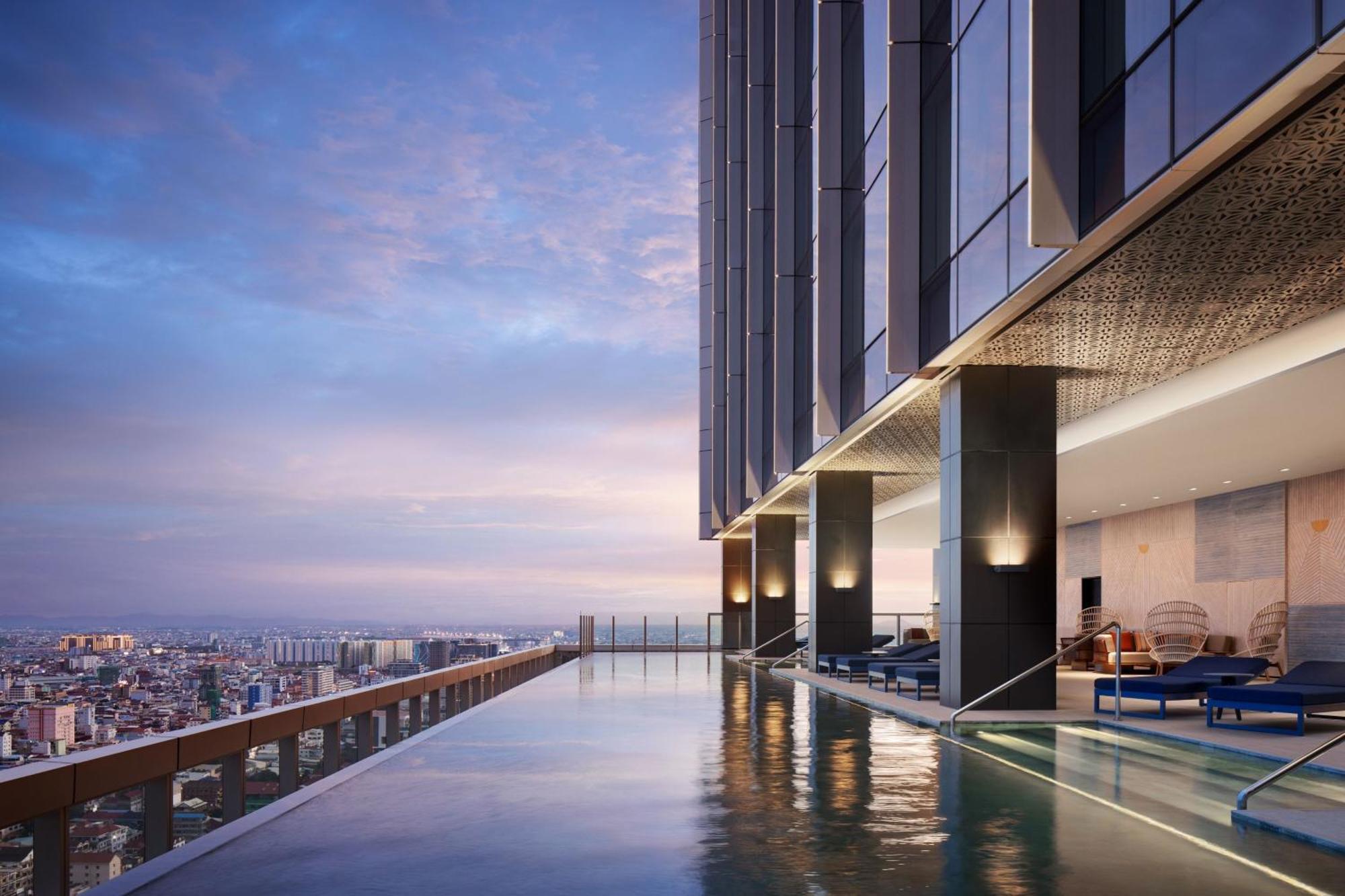 Hotel Fairfield By Marriott Phnom Penh Esterno foto