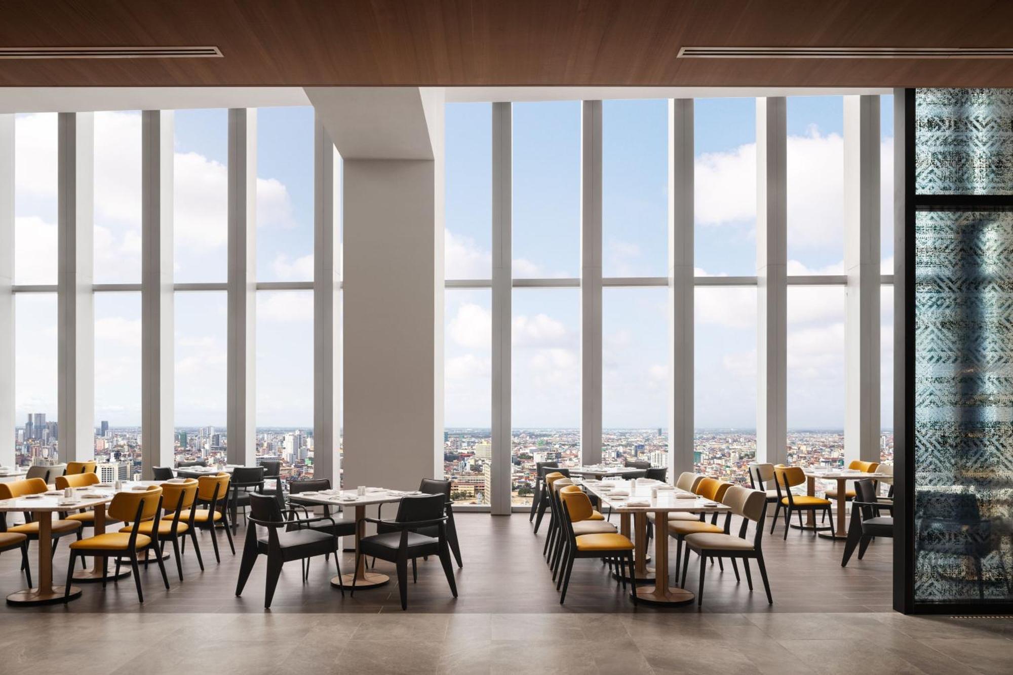 Hotel Fairfield By Marriott Phnom Penh Esterno foto