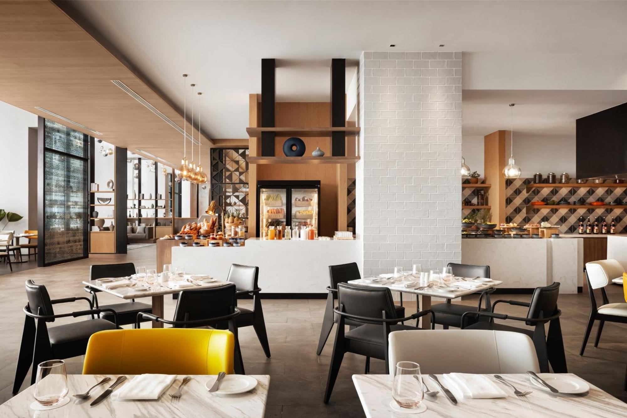 Hotel Fairfield By Marriott Phnom Penh Esterno foto